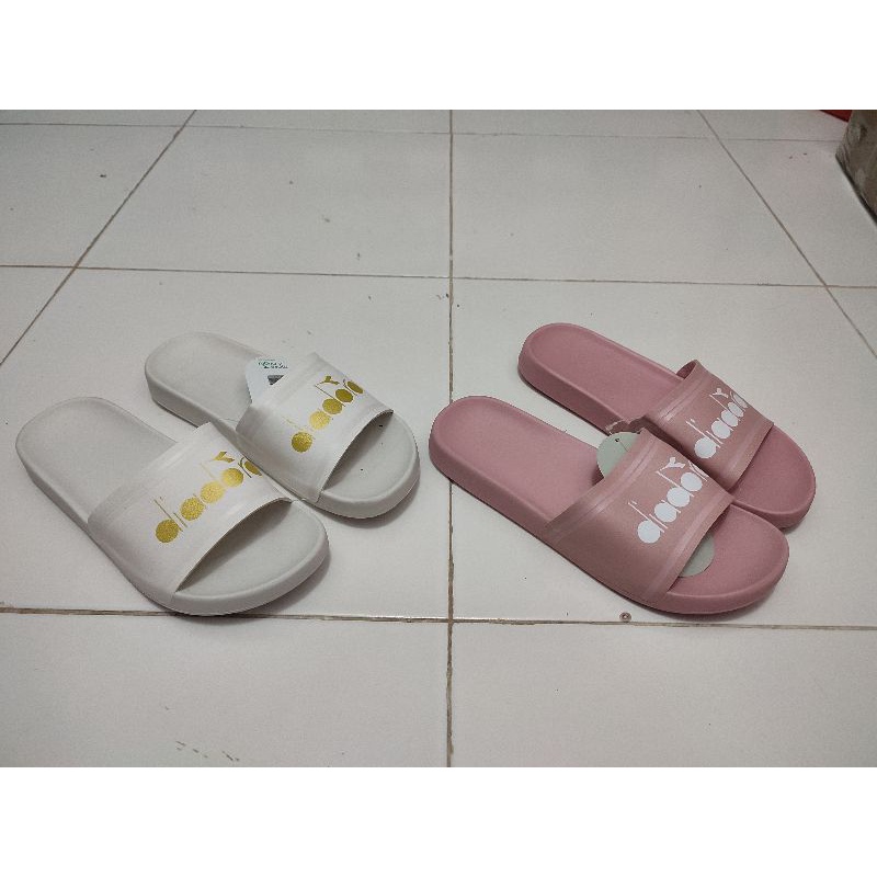 Sendal slip on diadora women