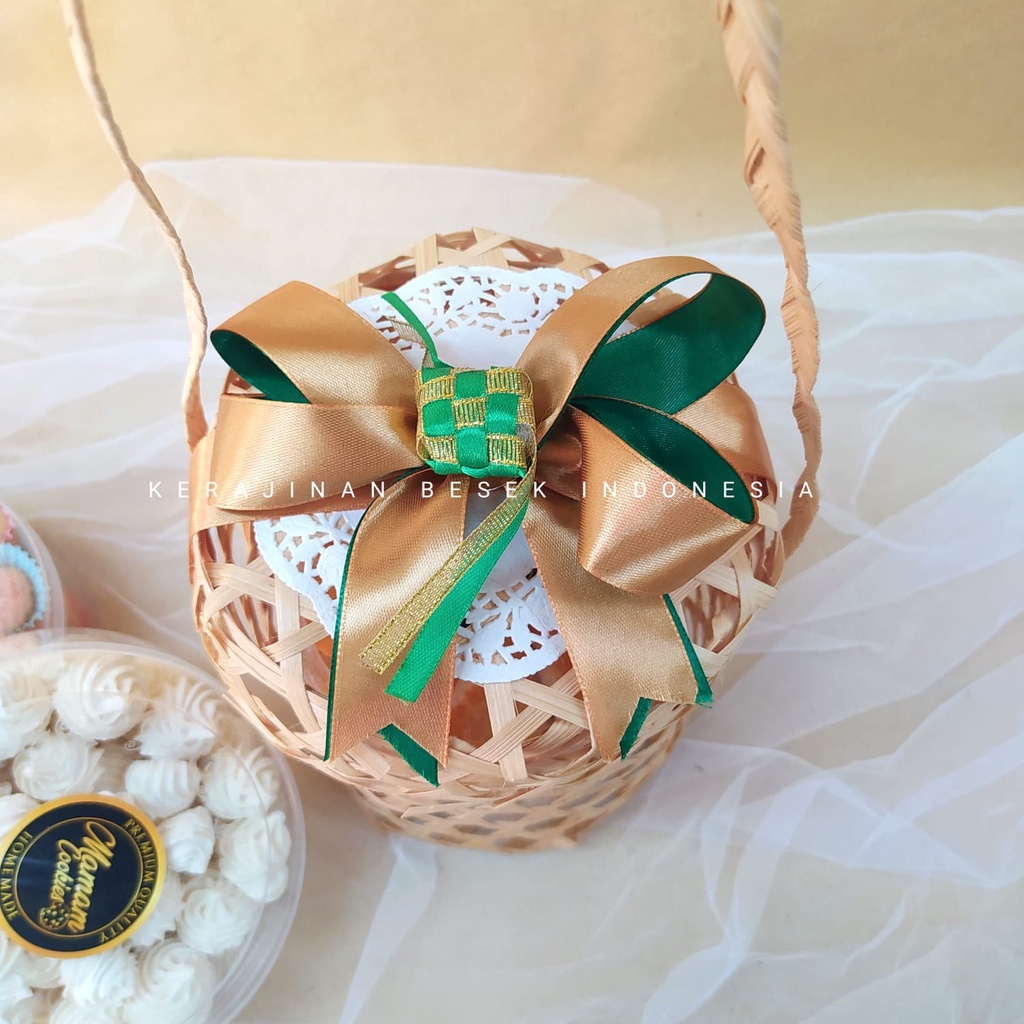 

Bambu Klongsong nastar lebaran Parsel kue kering Pita ketupat Hampers lebaran Parsel lebaran