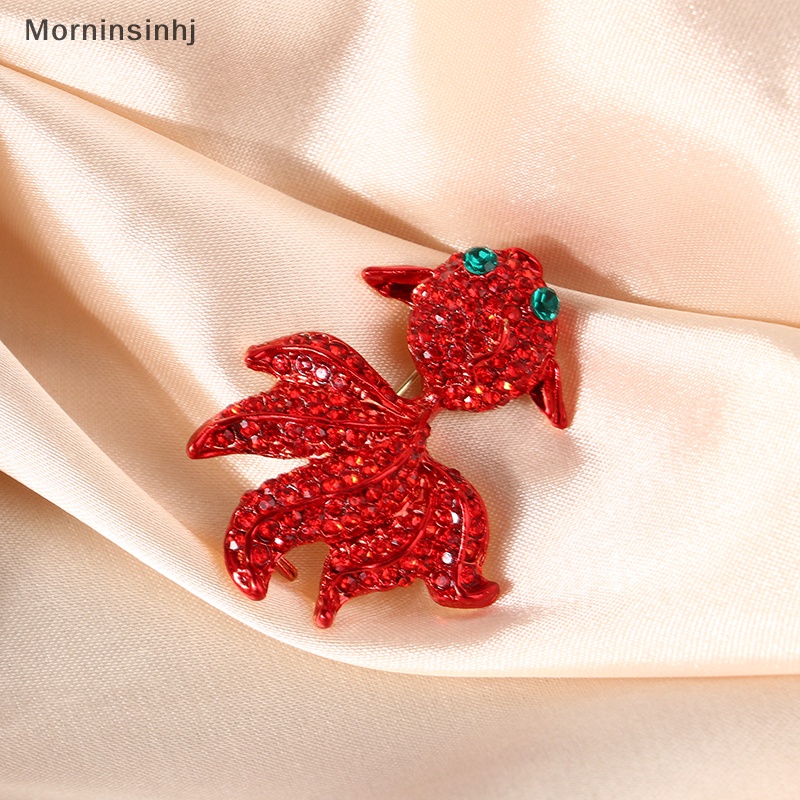 Mornin Fashion Wanita Merah Berlian Imitasi Ikan Mas Bros Hewan Kerah Pin Mantel Gaun Pesta Ornamen Perhiasan Hadiah id