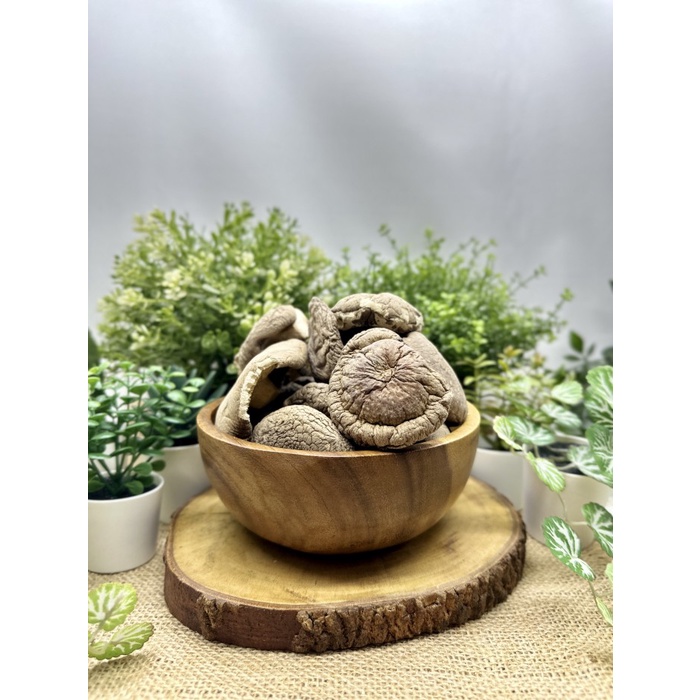 

Jamur Shitake Kering 50 gram / Dried Shitake / Hioko / Xiang Gu Premium