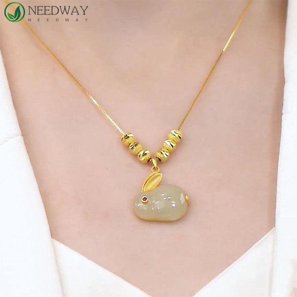 Needway Wanita Kalung Gadis Hadiah Temperamen Bulan Niche Desain Giok Kelinci Berlapis Emas Peri Kalung