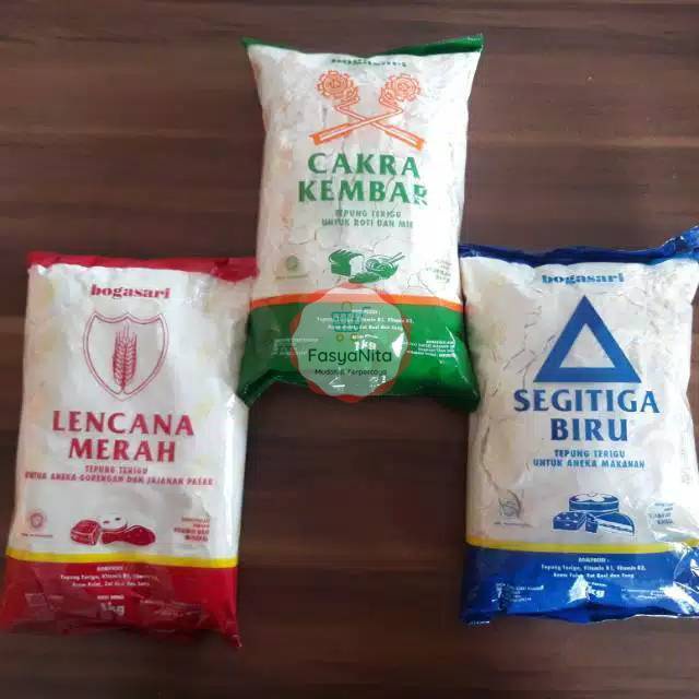 

Tepung Terigu Bogasari | Segitiga BiruCakra Kembar Lencana Merah 1kg