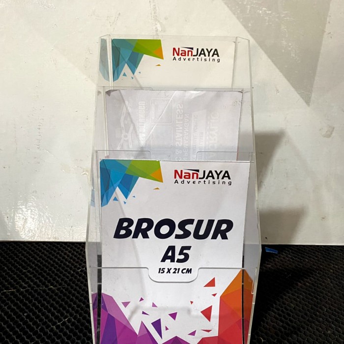RAK/TEMPAT BROSUR ACRYLIC/AKRILIK A5 (15x21) 3 SUSUN / 3 TINGKAT
