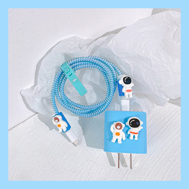 IPHONE Selongsong Pelindung Kabel Data Charger Astronot Untuk Iphone14 13 Case Kabel Data Kartun Charging Cable Protector