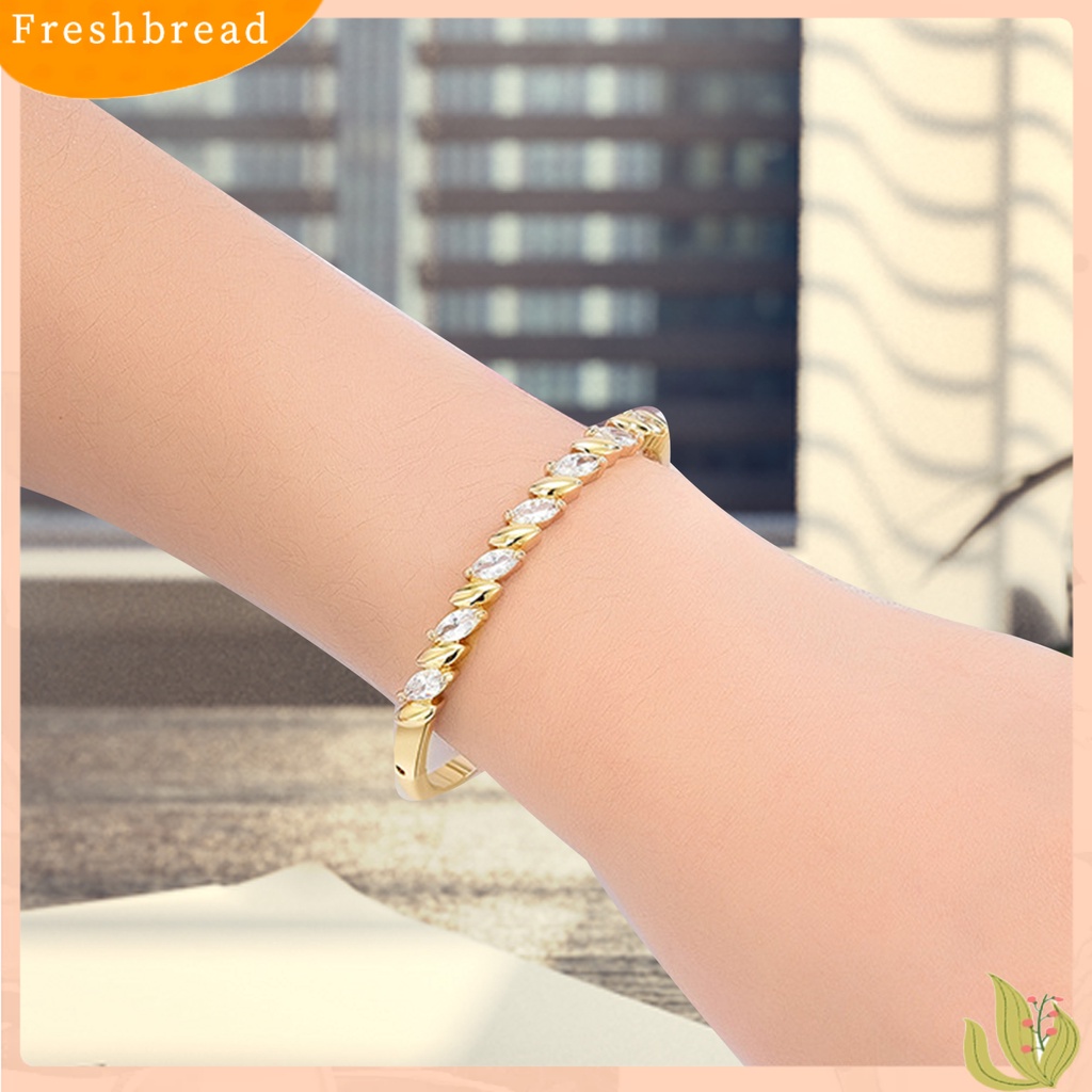 &lt; Freshbread &gt; Wanita Modis Bentuk Daun Berlian Imitasi Dekorasi Bangle Gelang Bracelet Wristlet