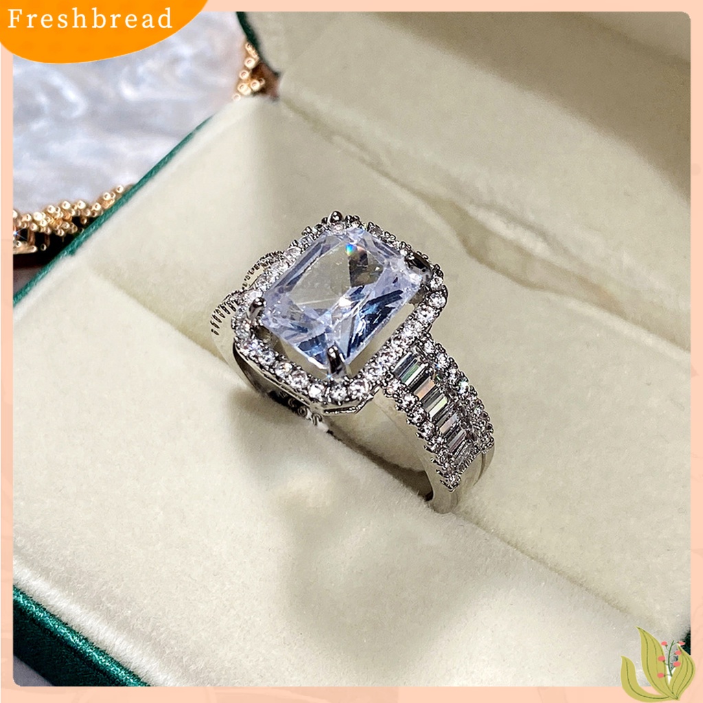 &lt; Freshbread &gt; Pernikahan Band Bersinar Persegi Berlian Imitasi Hypoallergenic Geometris Gaya Barat Hias Aksesori Bertatahkan Zirkon Lebar Band Cincin Wanita Perhiasan
