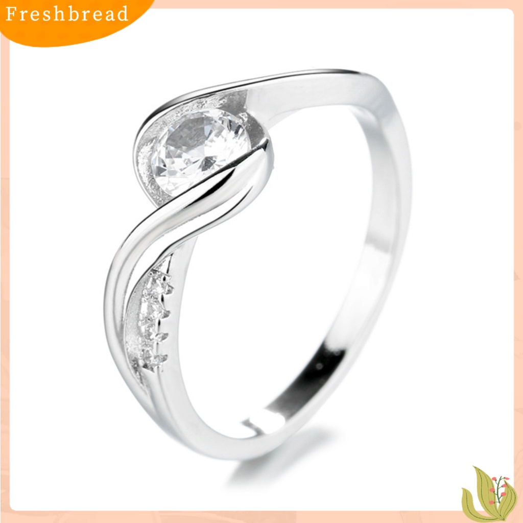 &lt; Freshbread &gt; Cincin Desain Geometri Indah Jari Band Wanita Berlian Imitasi Hias Perhiasan Hadiah Untuk Pesta