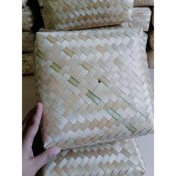 

[ Besekraf ] besek bambu 20x20 sepasang grosir besek box nasi dan kotak Hampers