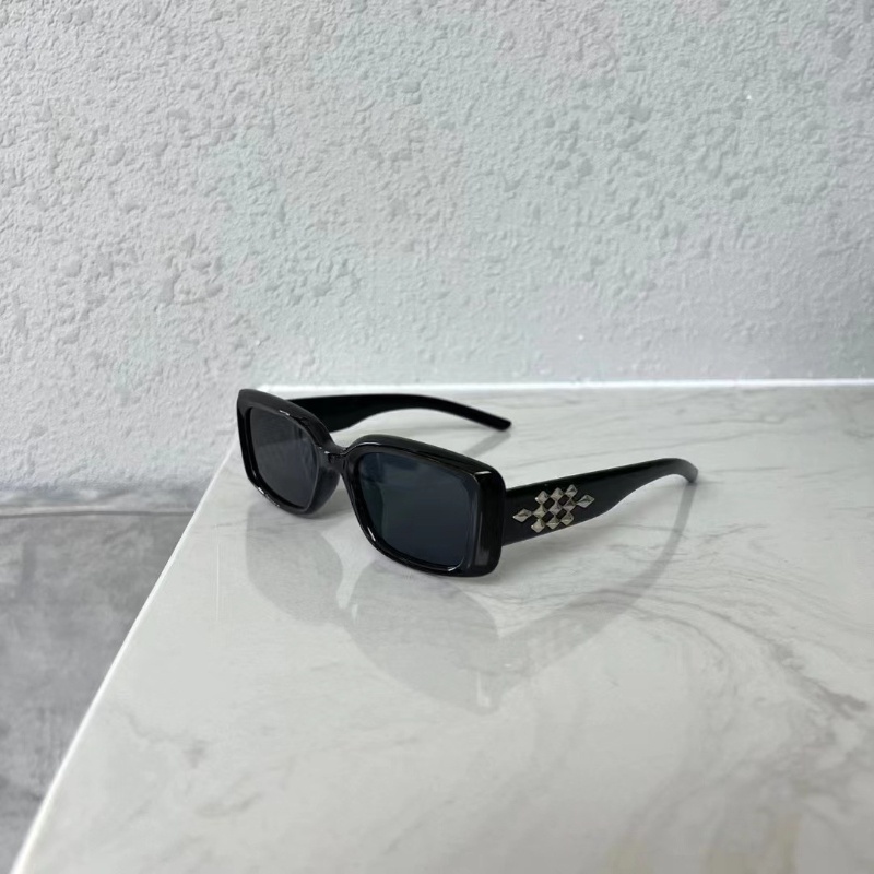 (YUZHU) Stud Square Kacamata Hitam Korea Fashion Babes Y2K Premium Sense Sunglasses