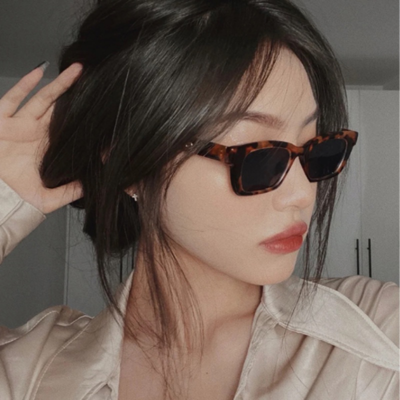 We Flower American Vintage1996Mata Kucing Kacamata Hitam Untuk Wanita Pria Shades Trendy UV400 Protection Eyewear Anti Radiasi Eyeglasses OOTD Ornaments