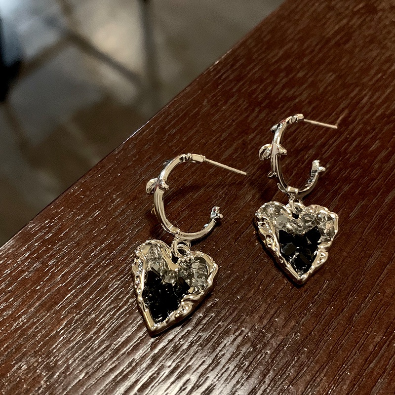 Aksesoris Anting Kristal Cinta Hitam Temperamen Kepribadian Retro