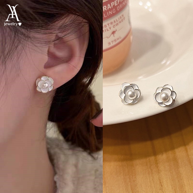 Ay (CN) Anting Bunga Camelia Putih Korea Untuk Wanita Pearl Stud Earrings Perhiasan Aksesoris Elegan