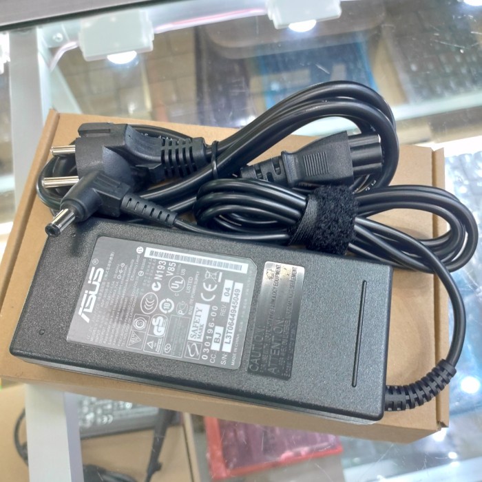 ADAPTOR CHARGER LAPTOP ASUS 19V - 4.74A  ( 90W ) DC : 5.5*2.5mm A43SJ N43 N46 N56