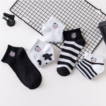 PA Kaos Pendek Motif Cow Unisex Ankle Socks SS240