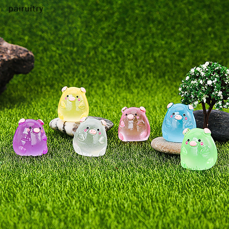 Prt 2pcs Luminous Pig Micro Resin Landscape Figure Ornamen Menyala Dalam Gelap Miniatur Taman Micro Pesta Mobil Dekorasi Rumah Aksesoris PRT