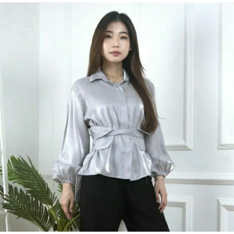 KEMEJA WANITA SHIMMER SANTORINI FREE OBI BELT LENGAN BALON SHIMER SILK BLUS TERBARU JASMINE REMAJA KOREAN STYLE OOTD KEKINIAN