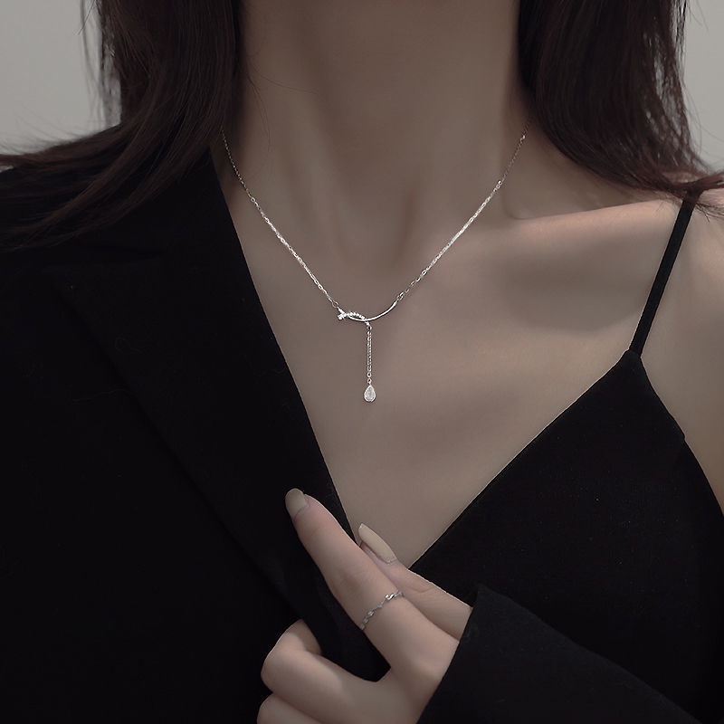 Classy Water Drop Kalung Perempuan Cahaya Mewah Niche Desain High-End Merasakan ins Mahasiswa Pacar Rumbai Cla