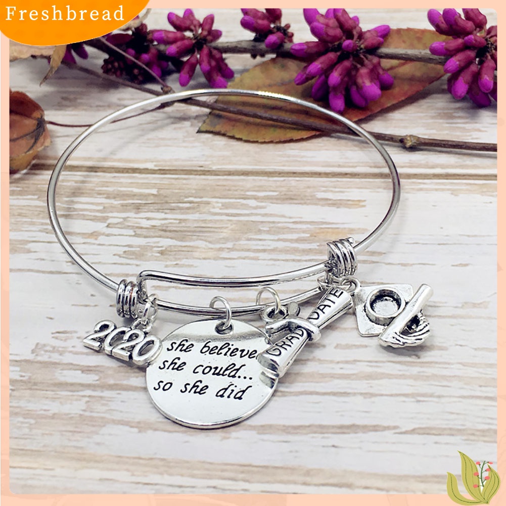 &lt; Freshbread &gt; Huruf Grafir Mortarboard Adjustable2020Gelang Wisuda Bangle Hadiah