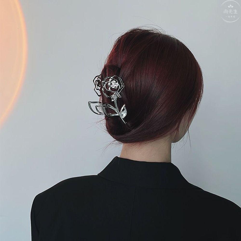 Fishstick Wanita Hiu Besar Klip Trendi Halus Bunga Mawar Berongga Keluar Hiasan Kepala Berlian Imitasi Aksesori Rambut Gaya Korea Klip Rambut