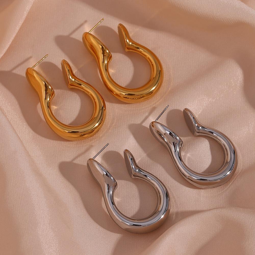 Lily Female Earrings Anting Pejantan Oversize Berongga Berbentuk Khusus