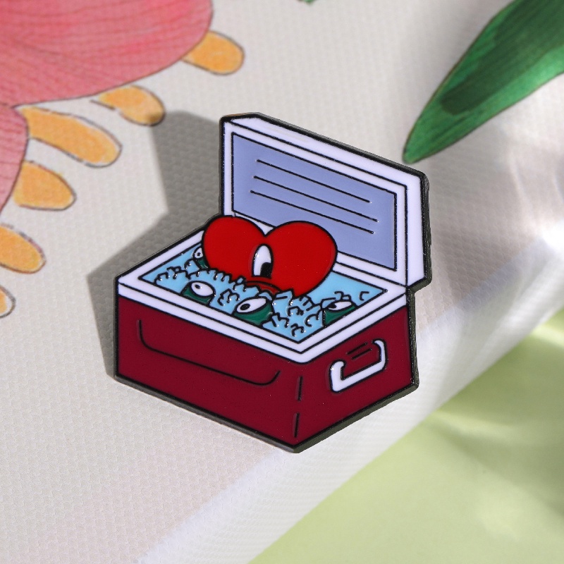 Bad Bunny Merah Hati Rapper Enamel Pin Kartun Musik Bros Pin Lencana Logam Kartun Perhiasan Hadiah Untuk Teman Penggemar