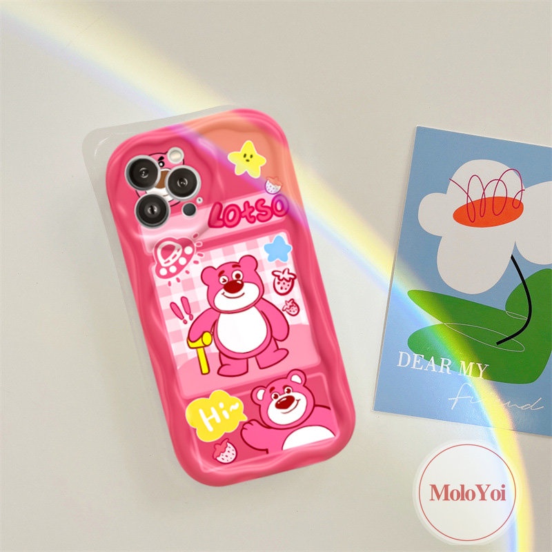 IPHONE  Kartun Toy Story Alien Cute Strawberry Bear Manyo Case Kompatibel Untuk Iphone11 12 13 14 Pro Max 7 6s 8 6 Plus XR X XS Max SE 2020 3D Wavy Curved Edge Couple Soft Cover