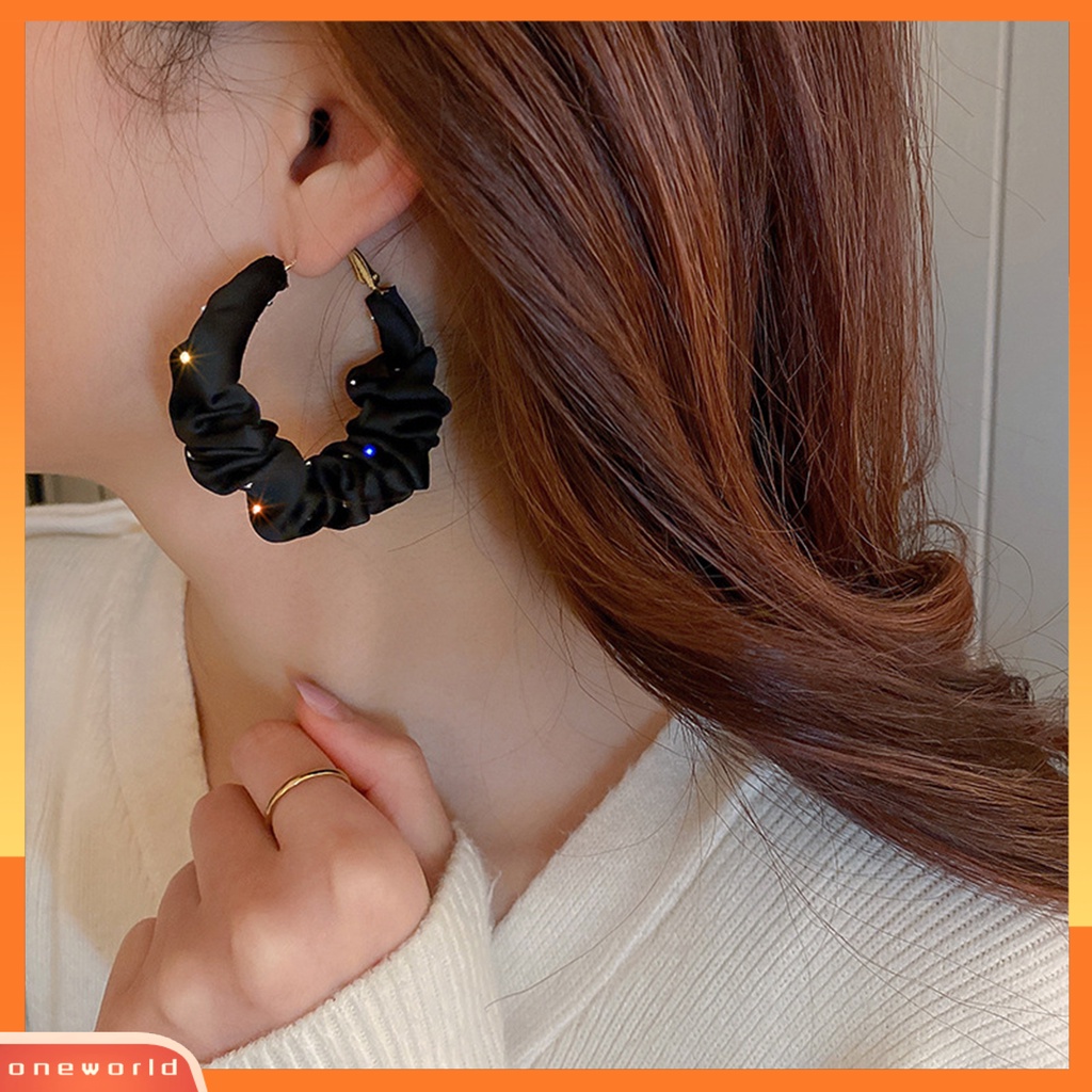 [WOD] 1pasang Berlian Imitasi Bersinar C-shaped Hoop Earrings Putaran Kain Sutra Dekorasi Lady Drop Earrings Fashion Jewelry