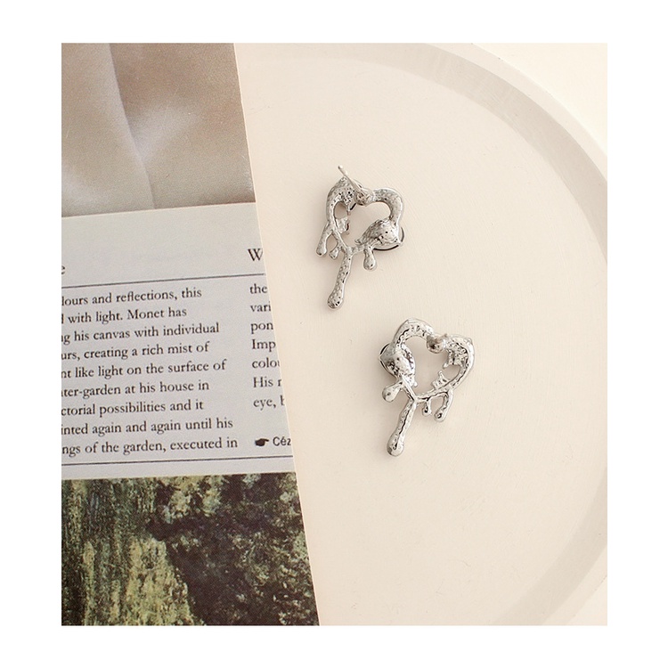 Anting Hitam Gadis Pedas Gaya Dingin Anting niche Anting Unik Anting Rasa high-end Dan Temperamen Gaya Baru