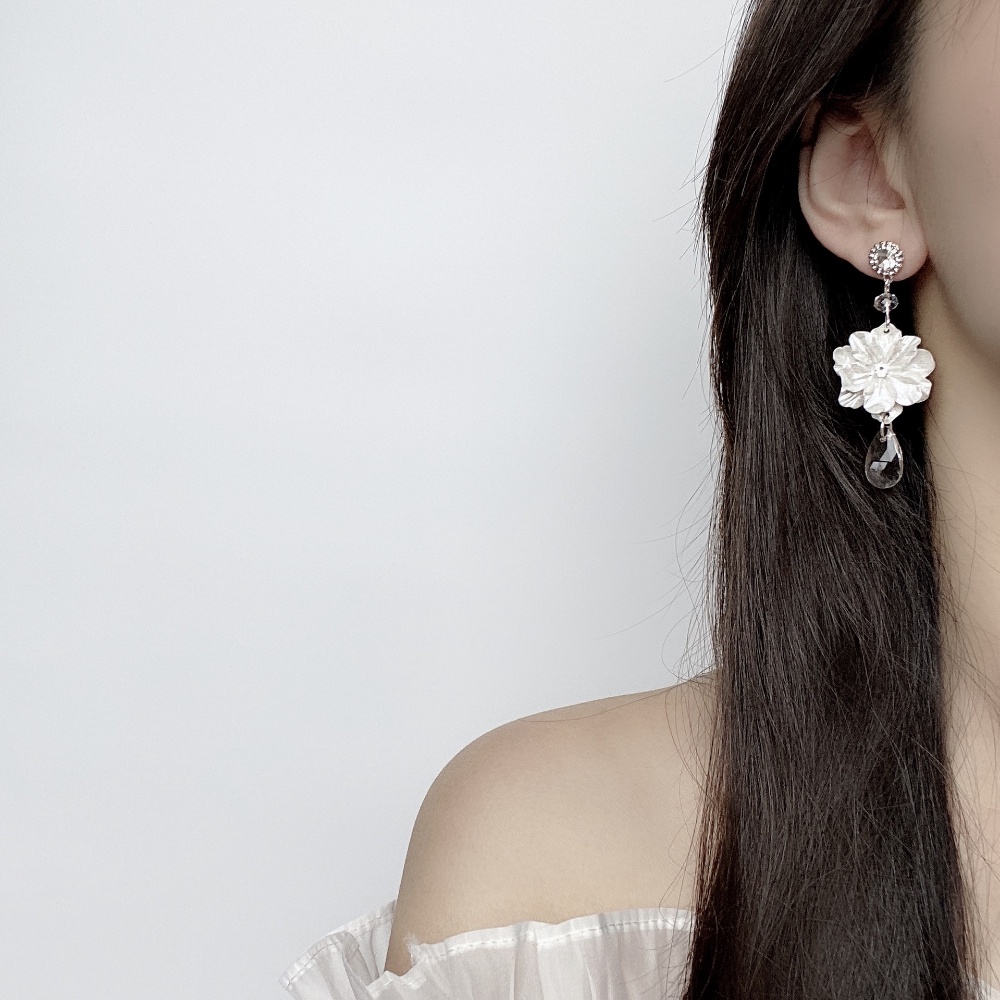 Deartiara Edisi Korea Sen Series Anting Gardenia Putih Anting Fashion Temperamen Bunga Tetes Anting