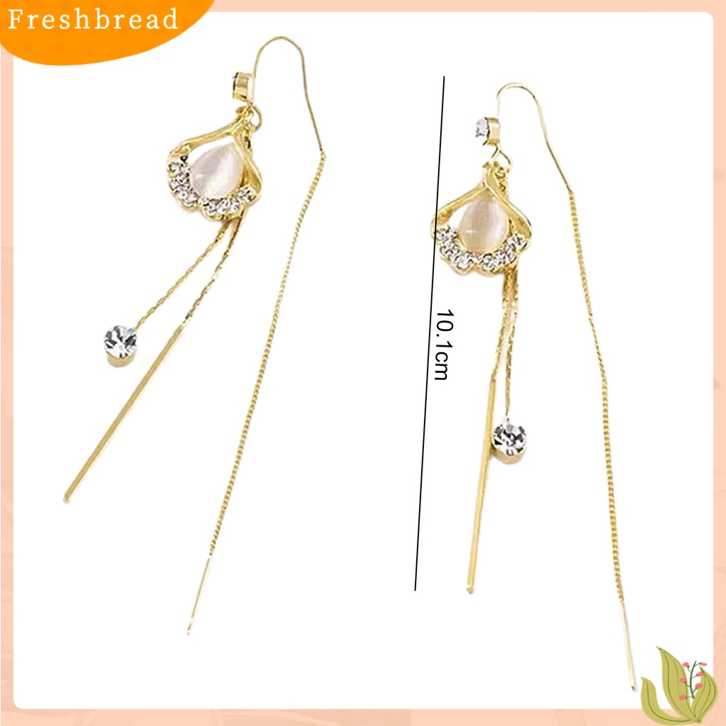 &lt; Freshbread &gt; 1pasang Anting Rumbai Rumbai Bentuk Daun Berlian Imitasi Hias Bersinar Lurus Gantung Dekorasi Hypoallergenic Liontin Geometris Tindik Drop Earrings