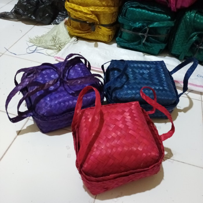 

besek jinjing warna 20x20 | besek bambu hampers kotak hantaran lebaran