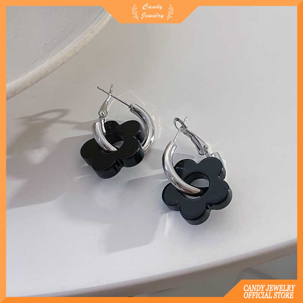 French Retro Hepburn Style Black Flower Earrings Sweet Cool Metal Earrings Ins Anting Angin Untuk Gadis Untuk Mengirim Hadiah Pacar Perhiasan Permen