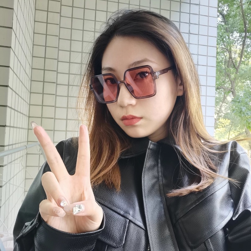 (YUZHU) Desain Mode Baru Bingkai Persegi Kacamata Hitam Wanita Oversized Candy Color UV Protection Sunglasses