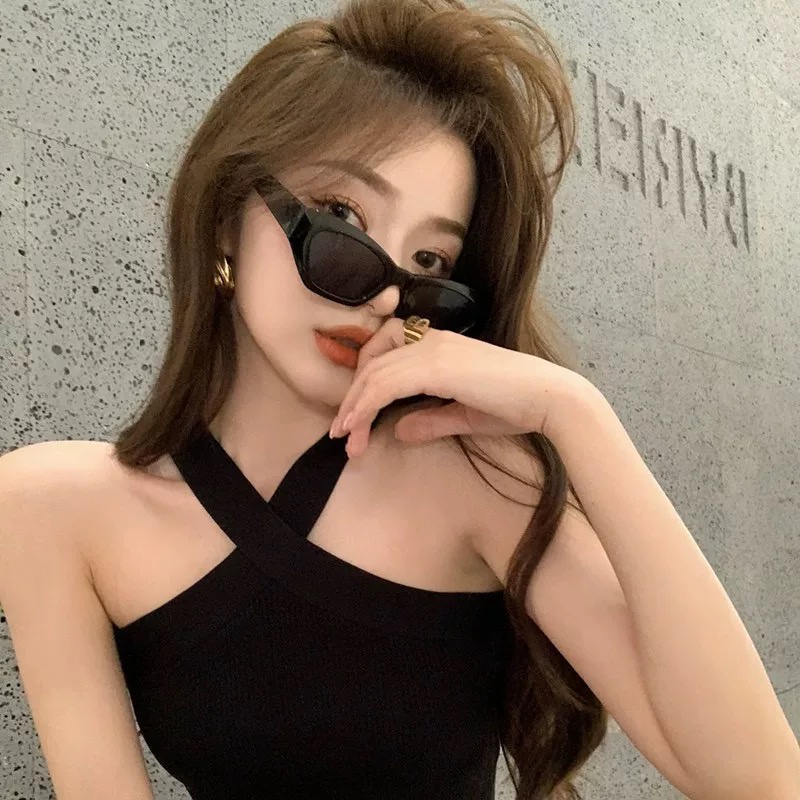 (YUZHU) Western Retro Fashion Cat Eye Metal Hinges Sunglasses INS Style Kacamata Anti Radiasi Untuk Wanita