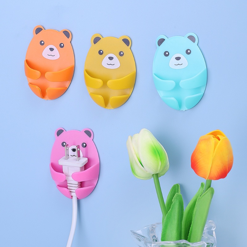 Self-adhesive Cartoon Hug Bear Power Plug Hook/Rak Gantung Penyimpanan Yang Dipasang Di Dinding/Kait Penyimpanan Hemat Ruang Rumah Tangga