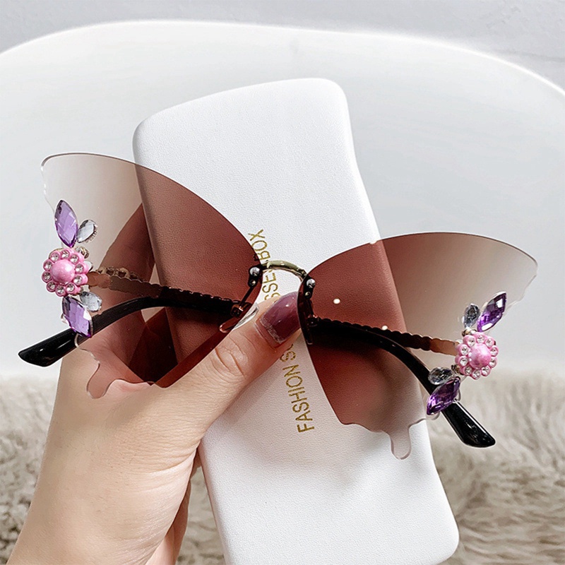 Desain Mewah Frameless Kristal Butterfly Sunglasses Vintage Brand Shades Untuk Wanita Kacamata Matahari Tanpa Bingkai Bling Diamond Eyewear