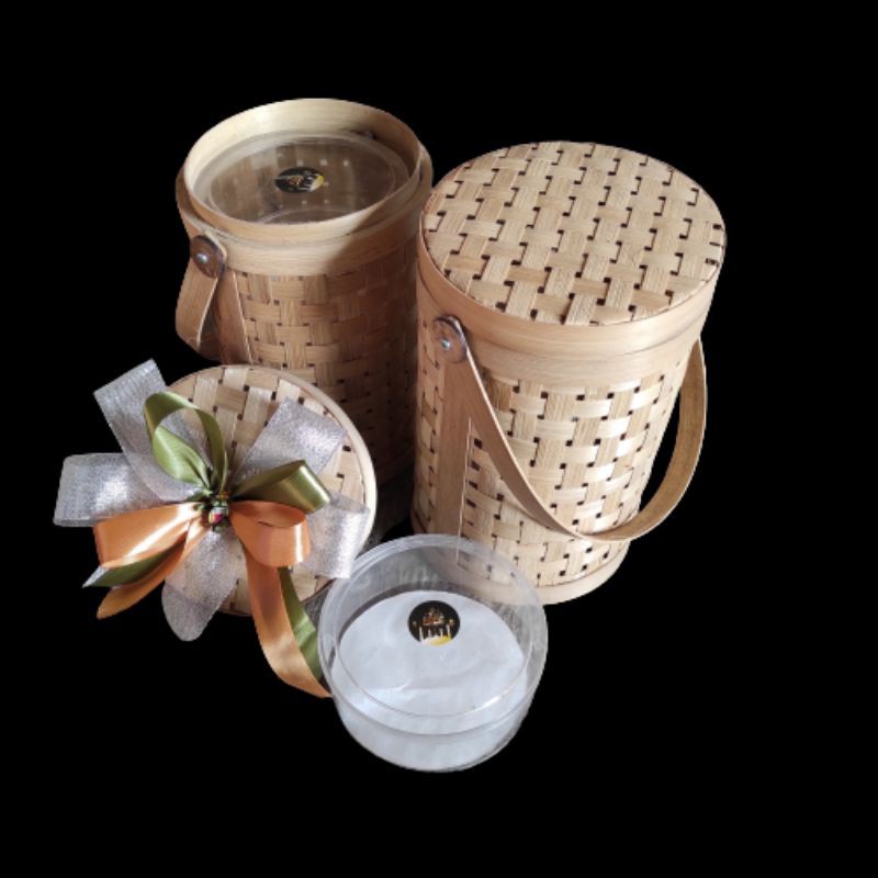 

(EID MUBAROK) PARSEL TABUNG + FREE PITA LEBARAN muat 3 TOPLES NASTAR 250GRAM /hamper kuker hampers lebaran jogja
