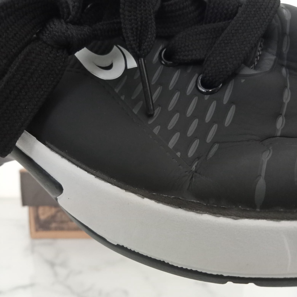 Sale jual murah Sepatu Pria Rijek 035 yang masih sangat layak dipakai bisa COD