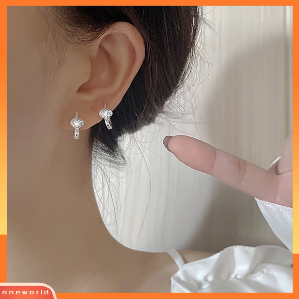 [WOD] 1pc Anting Hoop Elegan Mengkilap Berlian Imitasi Bertatahkan Geometris Temperamen Hias Hadiah Wanita Keong Shell Lingkaran Anting Perhiasan Fashion Untuk Pacaran