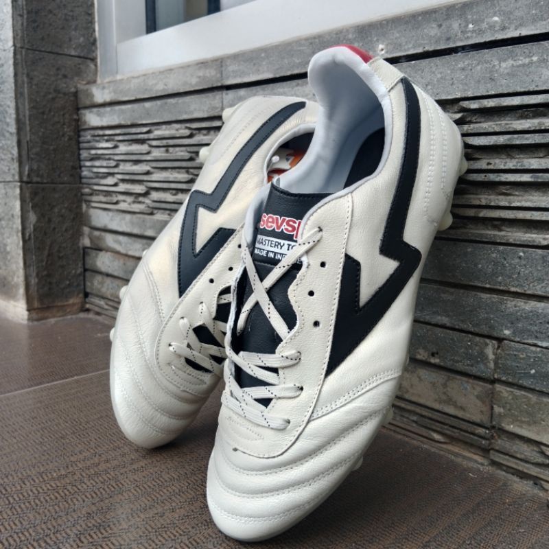 Sevspo Maestro Calf Leather Pearl White Soccer Fg - Sepatu Bola Bahan Kulit Sapi Muda Lokal Original