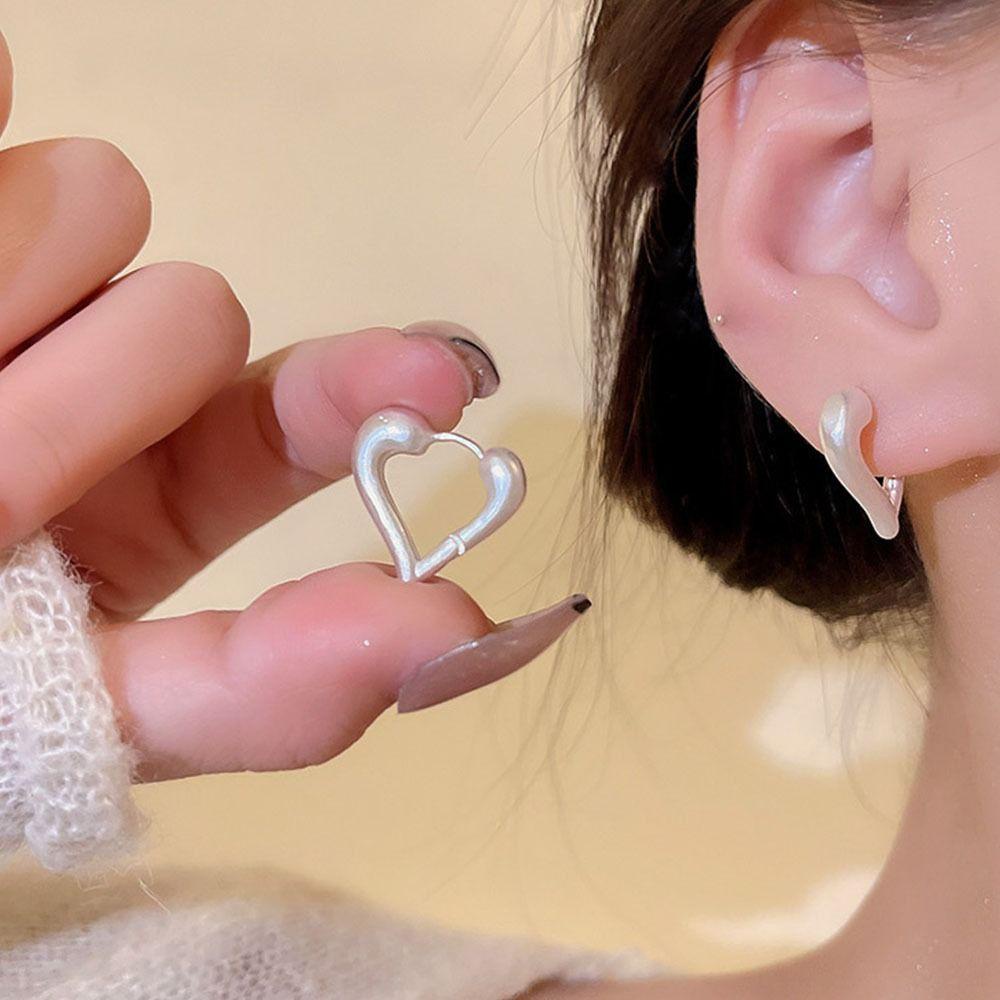 Mxbeauty Anting Hati Temperamen Halus Desain Niche Matte Tembaga Minimalis Anting Stud Wanita Anting Hoop Untuk Hadiah Gadis