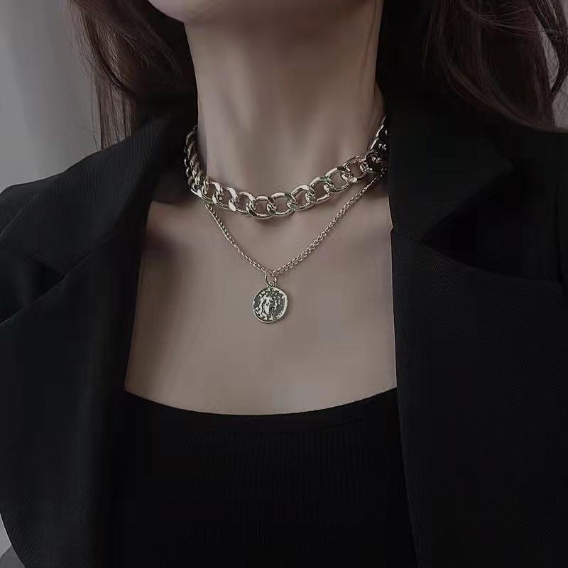 Kalung Potret Eropa Amerika Retro Perempuan Trendi Influencer ins Gaya Keren Rantai Tebal Hip Hop Klavikula Necklace