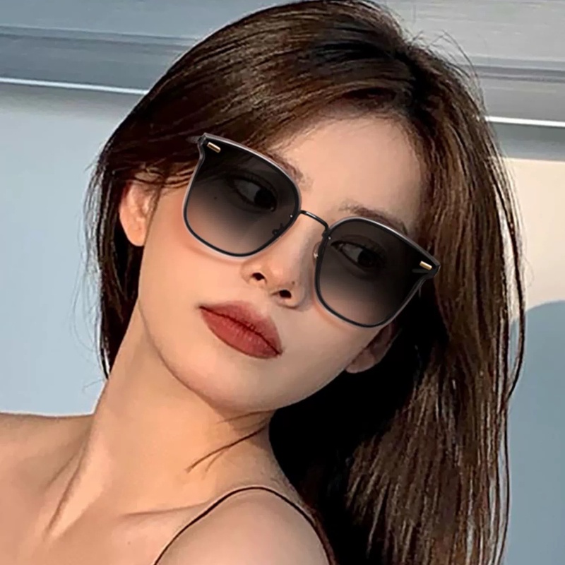 (YUZHU) Kacamata Hitam Tanpa Bingkai Logam Untuk Wanita Oversized Square Frame UV Protection Sunglasses