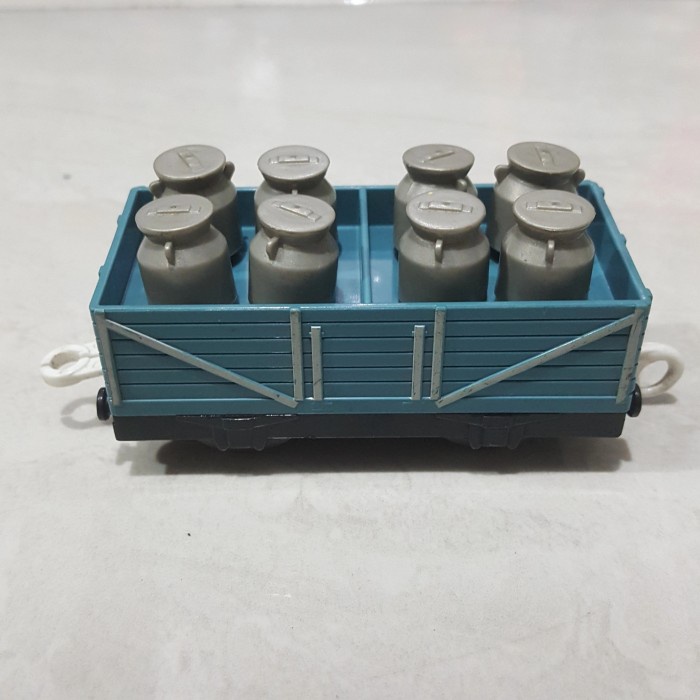 Takara Tomy Plarail gerbong botol susu thomas goyang milk