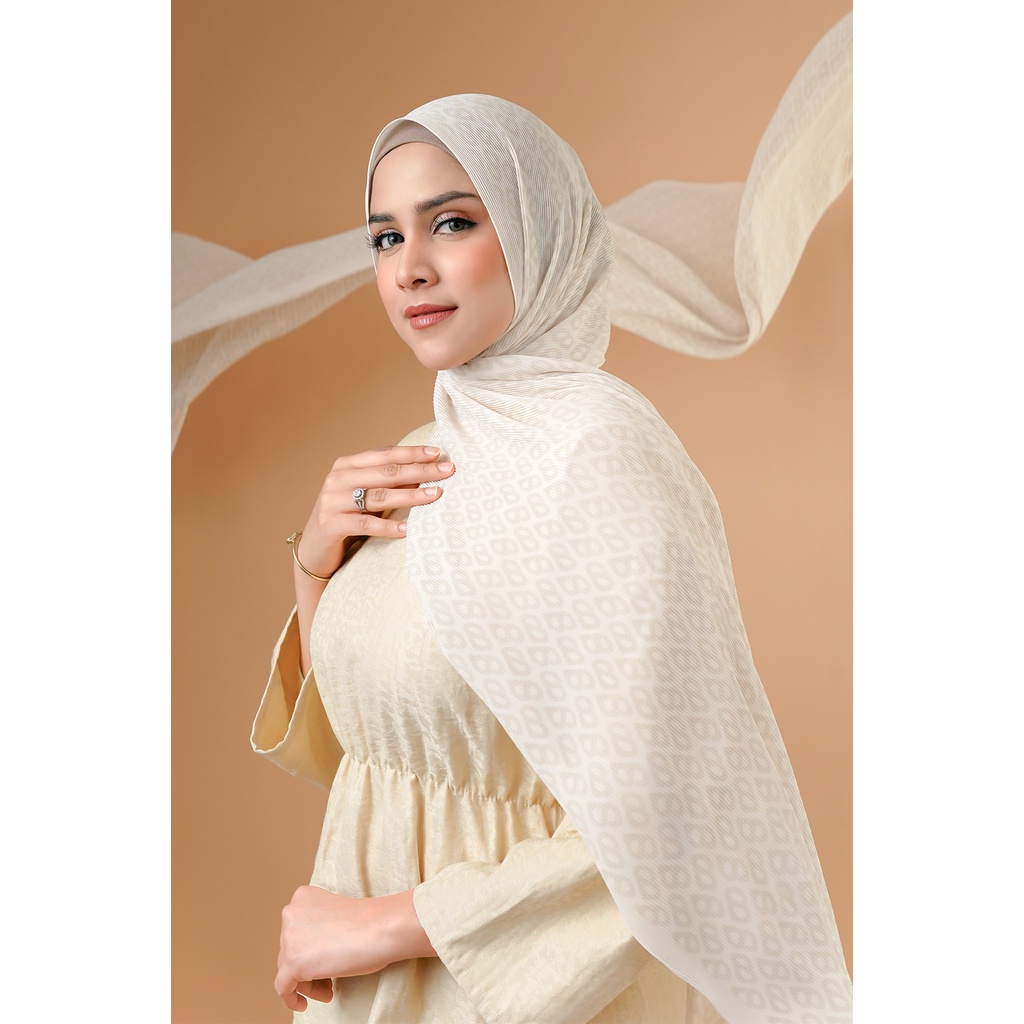 ButtonScarves Tapis Pleated Shawl - Vanilla