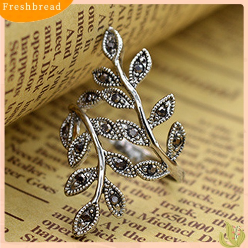 &lt; Freshbread &gt; Wanita Vintage Punk Bentuk Daun Berlian Imitasi Dekorasi Cincin Pesta Perhiasan Charms