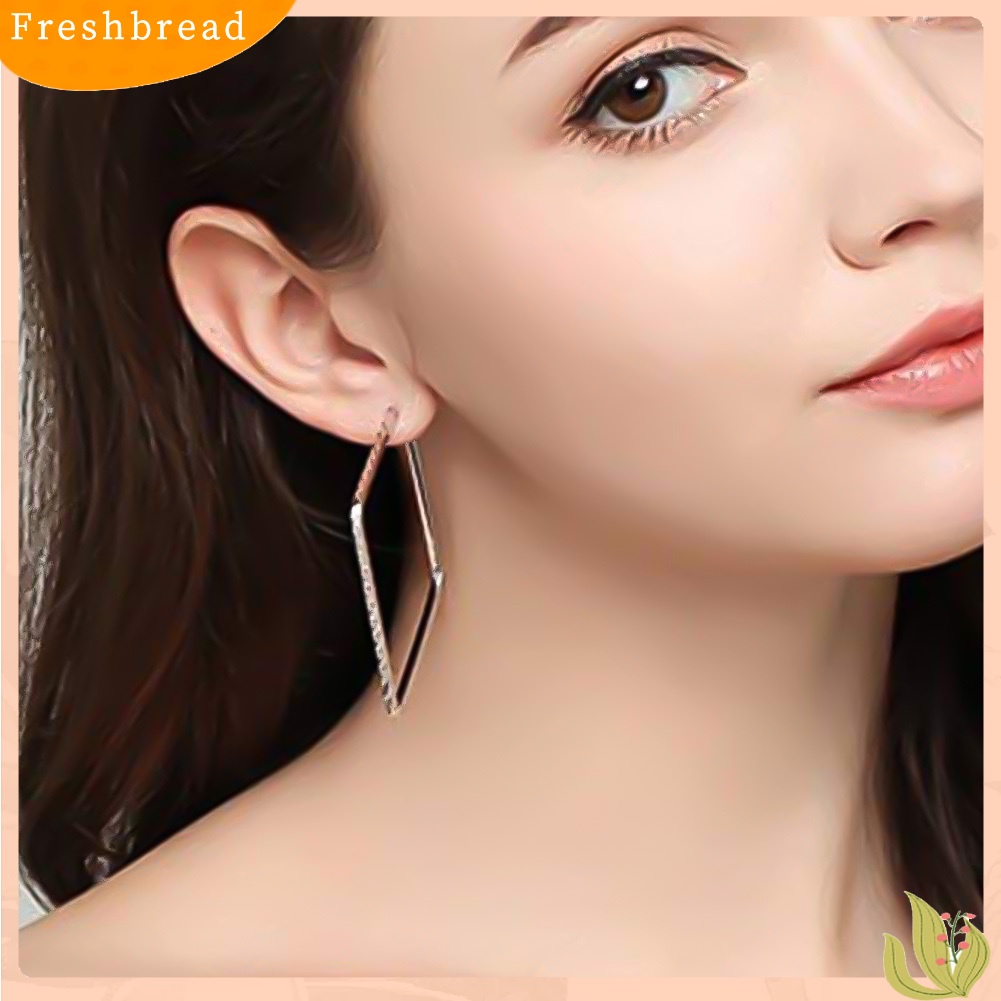 &lt; Freshbread &gt; Fashion Wanita Berongga Persegi Menjuntai Pernyataan Huggie Anting Pesta Perhiasan Hadiah