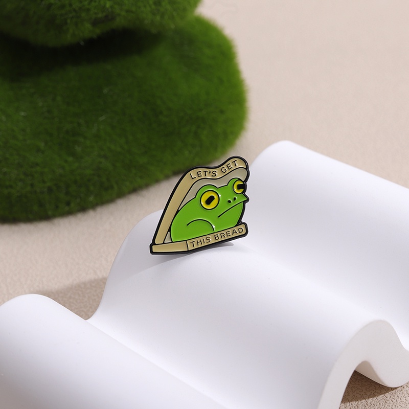 Lucu Kodok Enamel Pin Hewan Bros Lucu Kreatif Kartun Logam Lencana Roti Kepribadian Hadiah Custom Wanita Ransel Aksesoris