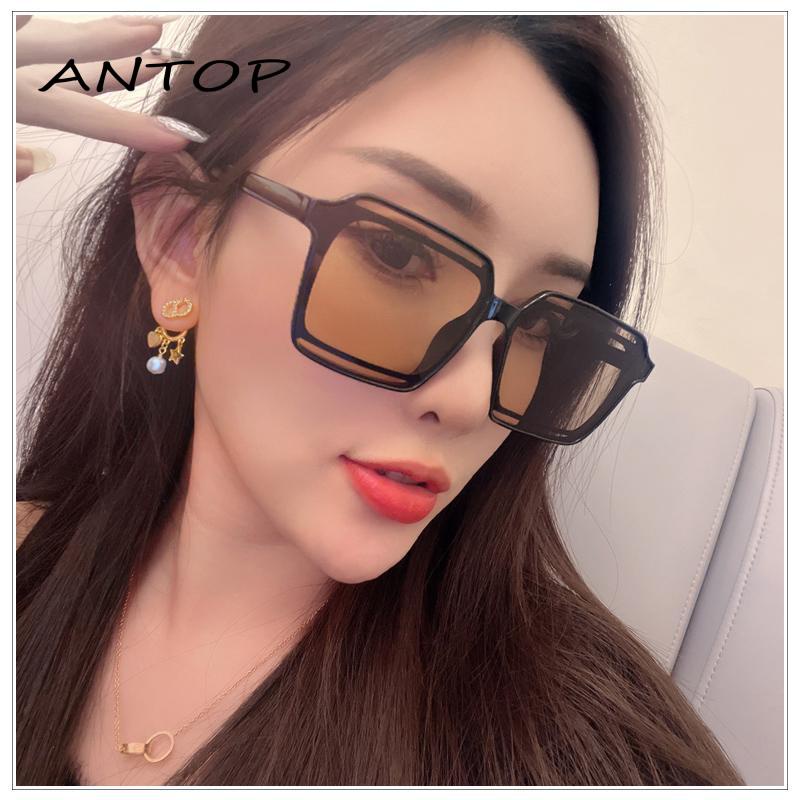 [antop] Wanita Jalan Foto Pose Gaya Kacamata Perlindungan Matahari Gaya Individualized Sunglasses