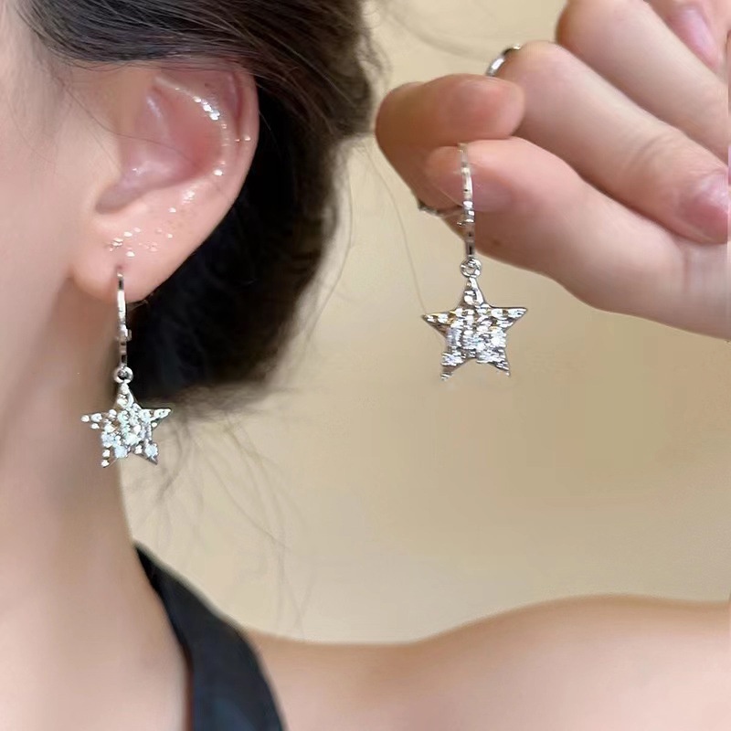 Y2k Fashion Sederhana Warna Perak Shiny Pentagram Menjuntai Anting-Anting Wanita Gadis Indah Minimalis Berujung Lima Bintang Drop Anting-Anting Perhiasan